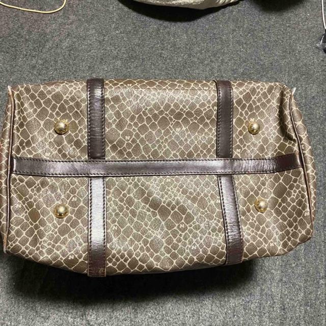 y1~X^[gzyBe[WzyNINA RICCI / jib`z {XgobO