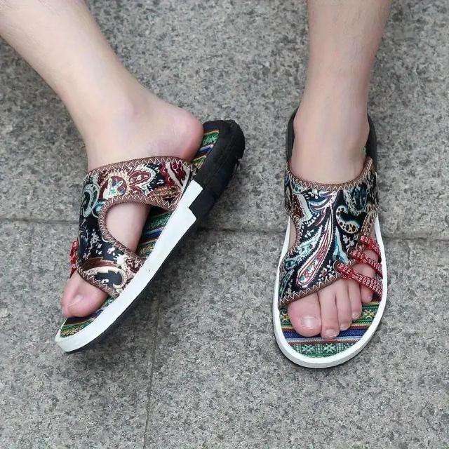 爆ヤス価格2290円★ヴィンテージ風メンズ サマーサンダル - ストライプ&ペイズリー柄 滑り止めラバーソール26.5黒 < 男性ファッション 爆ヤス価格2290円★ヴィンテージ風メンズ サマーサンダル - ストライプ&ペイズリー柄 滑り止めラバーソール26.5黒 < 男性ファッションの