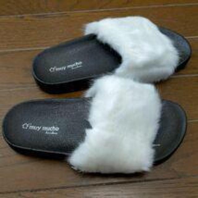 北欧の人気ブランド muymucho  高級ファーサンダル 5 36 < 女性ファッション  北欧の人気ブランド muymucho  高級ファーサンダル 5 36 < 女性ファッションの