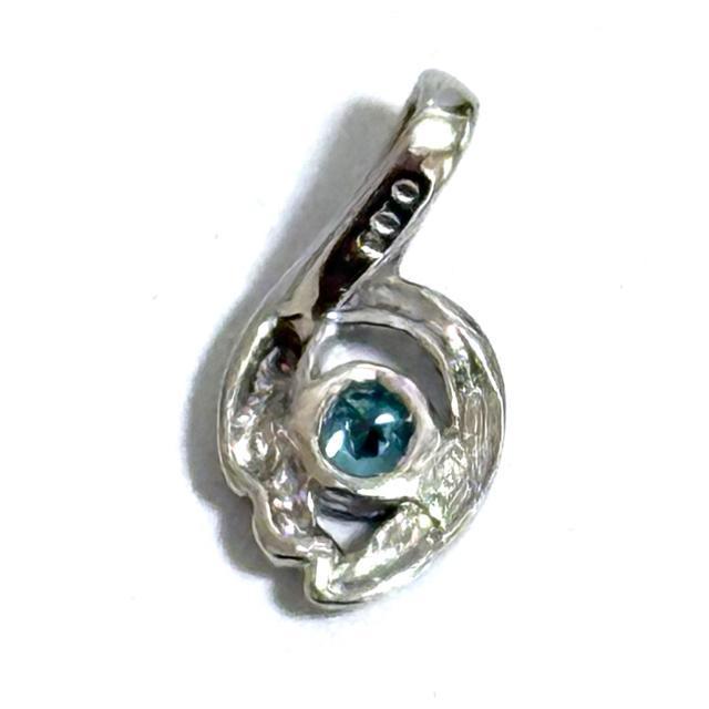 Pt900 ブルーダイヤ ペンダントトップ チャーム < 女性アクセサリー/時計 Pt900 ブルーダイヤ ペンダントトップ チャーム < 女性アクセサリー/時計の