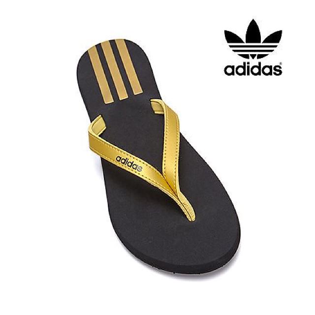 adidasアディダス【新品未使用】ロゴ入りスポーツサンダル●ビーチサンダル サンダル●ゴールド×黒ブラック●23.5cm < ブランド  adidasアディダス【新品未使用】ロゴ入りスポーツサンダル●ビーチサンダル サンダル●ゴールド×黒ブラック●23.5cm < ブランドの