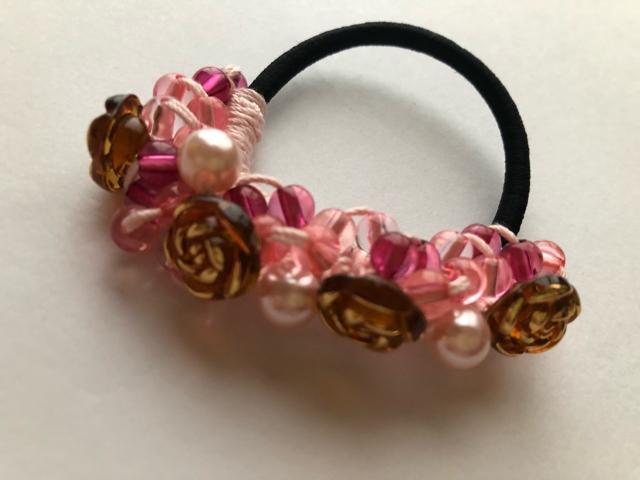 ハンドメイド ヘアゴム  キラキラピーズと薔薇盛り盛り♪ パールビーズ < 女性ファッション  ハンドメイド ヘアゴム  キラキラピーズと薔薇盛り盛り♪ パールビーズ < 女性ファッションの