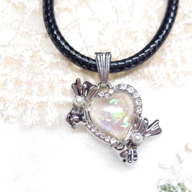 ハンドメイド☆コードネックレス☆ハートキラキラホワイト < 女性ファッション ハンドメイド☆コードネックレス☆ハートキラキラホワイト < 女性ファッションの