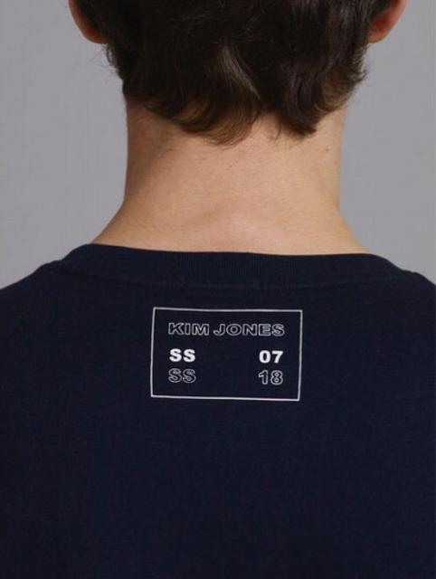 GU×キムジョーンズ・ロゴ&モンキープリントTシャツ。XL < ブランド GU×キムジョーンズ・ロゴ&モンキープリントTシャツ。XL < ブランドの