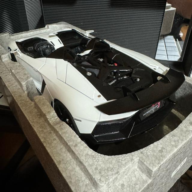 未展示品 オートアート1/18 ランボルギーニ アヴェンタドール J (イオタ) < ホビー  未展示品 オートアート1/18 ランボルギーニ アヴェンタドール J (イオタ) < ホビーの
