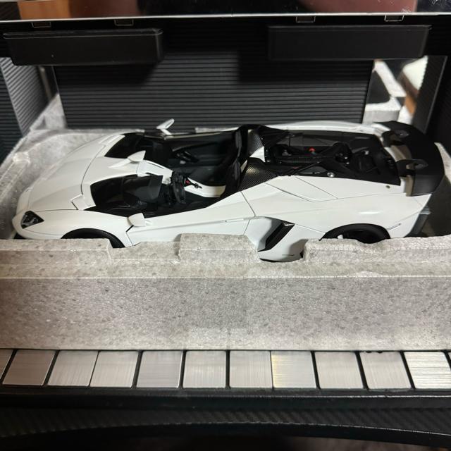 未展示品 オートアート1/18 ランボルギーニ アヴェンタドール J (イオタ) < ホビー  未展示品 オートアート1/18 ランボルギーニ アヴェンタドール J (イオタ) < ホビーの