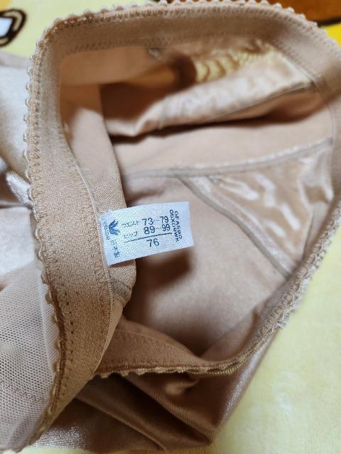 光沢 ベージュ系 ショート ガードル < 女性ファッション 光沢 ベージュ系 ショート ガードル < 女性ファッションの