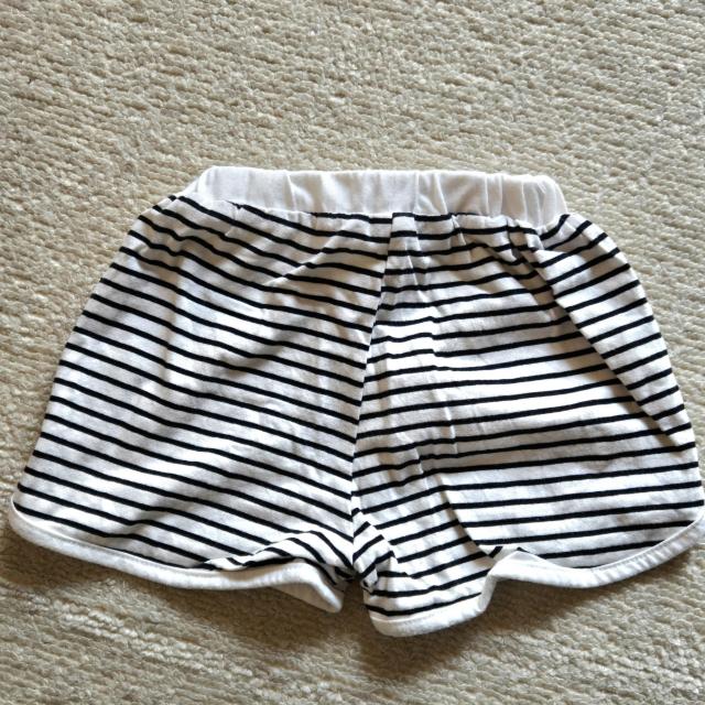 試着のみ ボーダー ショートパンツ キッズ 子ども服 サイズ90 夏服 ブラック ホワイト < キッズ/ベビー  試着のみ ボーダー ショートパンツ キッズ 子ども服 サイズ90 夏服 ブラック ホワイト < キッズ/ベビーの
