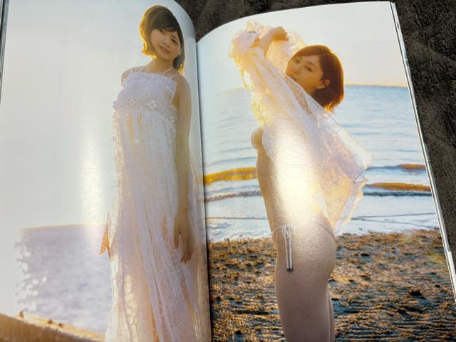 タンス整理品 書籍 元日向坂46 富田鈴花さん 写真集 開封済み < タレントグッズ  タンス整理品 書籍 元日向坂46 富田鈴花さん 写真集 開封済み < タレントグッズの