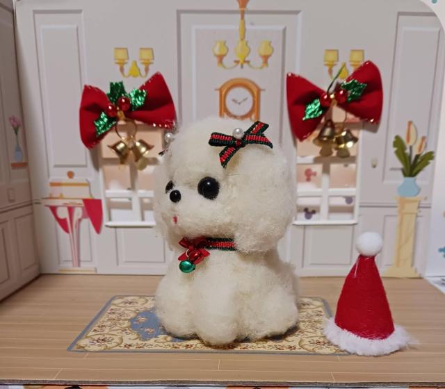 羊毛フェルト クリスマスリボンのふわふわマルチーズ < ペット/手芸/園芸 羊毛フェルト クリスマスリボンのふわふわマルチーズ < ペット/手芸/園芸の