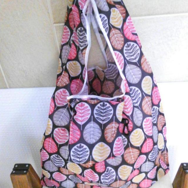 新品 リーフ柄 折り畳みエコバッグ < 女性ファッション 新品 リーフ柄 折り畳みエコバッグ < 女性ファッションの