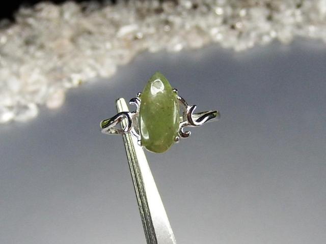 ペリドット指輪一点物銀925リング天然石16号石街U0471 < 女性アクセサリー/時計  ペリドット指輪一点物銀925リング天然石16号石街U0471 < 女性アクセサリー/時計の