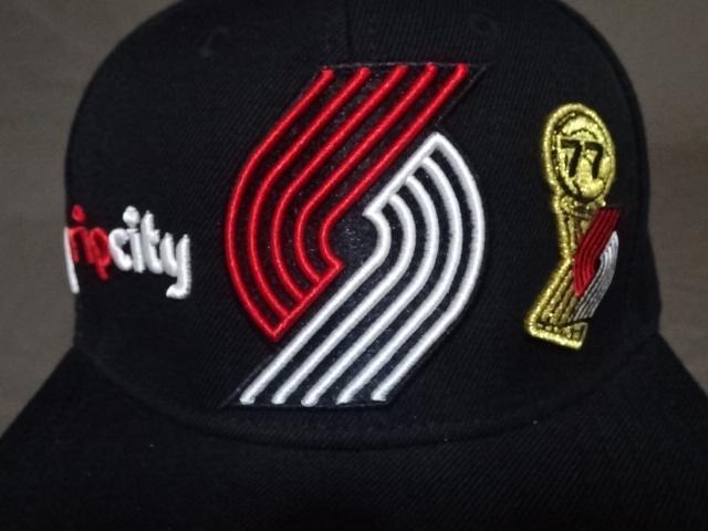 NBAブレイザーズ 1977年 NBA チャンピオン 【RIP CITY】 ロゴ キャップ < 男性ファッション  NBAブレイザーズ 1977年 NBA チャンピオン 【RIP CITY】 ロゴ キャップ < 男性ファッションの