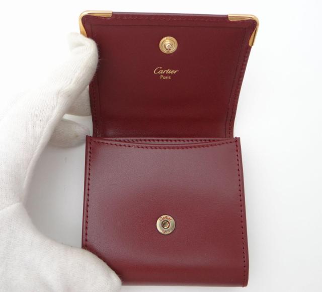 Cartier カルティエ L3000464 マストライン レザー スクエア コインケース ボルドー<USED>【送料無料】 < ブランド  Cartier カルティエ L3000464 マストライン レザー スクエア コインケース ボルドー<USED>【送料無料】 < ブランドの