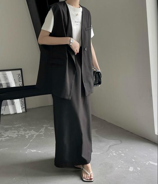 新品☆emi+(エミプラス)ノーカラーロングベスト+ロングスカートセットアップS☆ < 女性ファッション 新品☆emi+(エミプラス)ノーカラーロングベスト+ロングスカートセットアップS☆ < 女性ファッションの