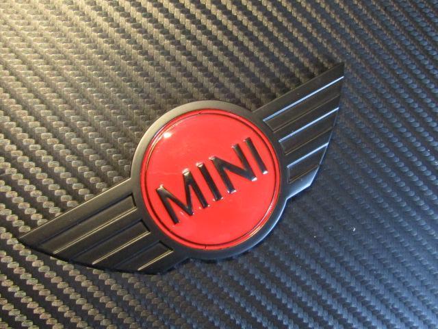 ● BMW MINI cooper ミニ クーパー MAD BLACK&RED メタル製 スポーツエンブレム! < 自動車/バイク ● BMW MINI cooper ミニ クーパー MAD BLACK&RED メタル製 スポーツエンブレム! < 自動車/バイク