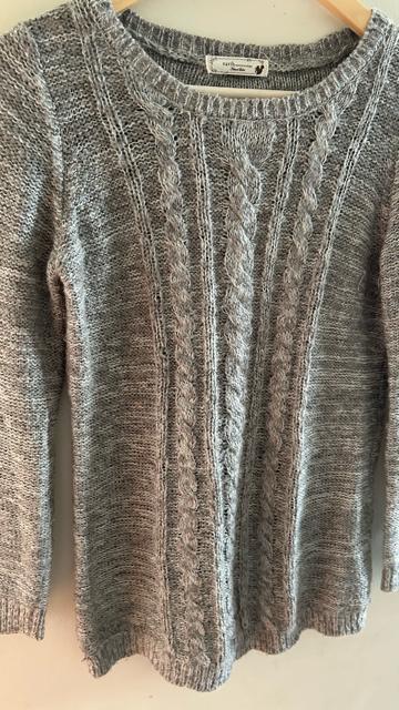 アースミュージック&エコロジー クルーネック ケーブルニット長袖セーター 長袖ニット グレー フリーサイズ < ブランド  アースミュージック&エコロジー クルーネック ケーブルニット長袖セーター 長袖ニット グレー フリーサイズ < ブランドの