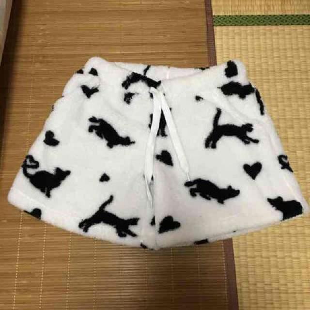 ハート&猫シルエット柄ボアショートパンツ。ホワイト < 女性ファッション  ハート&猫シルエット柄ボアショートパンツ。ホワイト  < 女性ファッションの