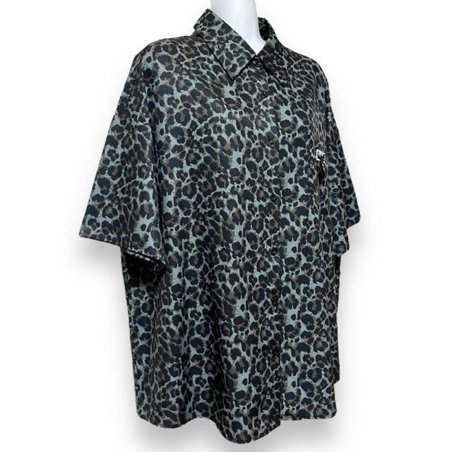 【新品/SHEIN/L】ダスティグリーン地☆レオパ柄半袖シャツ☆ユニセックス < 女性ファッション  【新品/SHEIN/L】ダスティグリーン地☆レオパ柄半袖シャツ☆ユニセックス < 女性ファッションの
