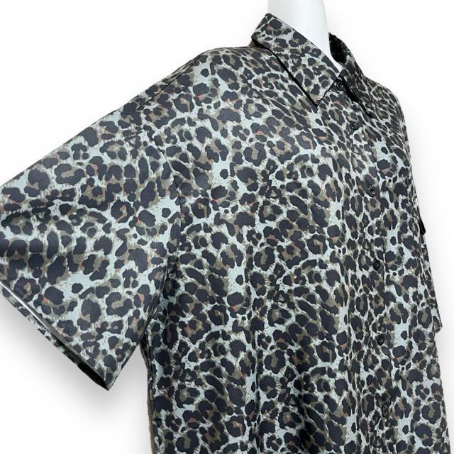 【新品/SHEIN/L】ダスティグリーン地☆レオパ柄半袖シャツ☆ユニセックス < 女性ファッション  【新品/SHEIN/L】ダスティグリーン地☆レオパ柄半袖シャツ☆ユニセックス < 女性ファッションの