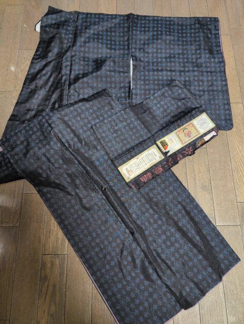 証紙付き、USED、本場大島紬の着物、裄大きめ < 女性ファッション  証紙付き、USED、本場大島紬の着物、裄大きめ  < 女性ファッションの