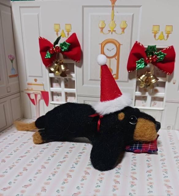 ダックスフント 羊毛フェルト ぬいぐるみ サンタ帽付き < ペット/手芸/園芸 ダックスフント 羊毛フェルト ぬいぐるみ サンタ帽付き < ペット/手芸/園芸の
