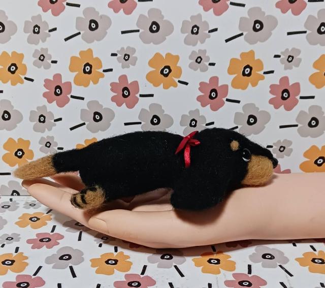 ダックスフント 羊毛フェルト ぬいぐるみ サンタ帽付き < ペット/手芸/園芸 ダックスフント 羊毛フェルト ぬいぐるみ サンタ帽付き < ペット/手芸/園芸の