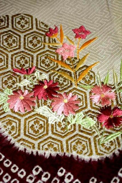 付下げ 中古 着物 送料無料 最高級 新品同様 絞り 金彩 花シシュウ 亀甲繋ぎ 身丈166.5cm 裄丈64.5cm T3660 < 女性ファッション 付下げ 中古 着物 送料無料 最高級 新品同様 絞り 金彩 花シシュウ 亀甲繋ぎ 身丈166.5cm 裄丈64.5cm T3660 < 女性ファッションの