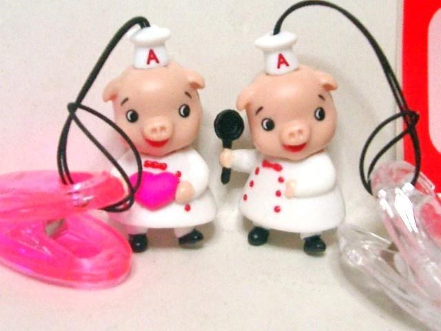 ◆エースコック ミニチュアチャームコレクション<こぶたペア(2種)> < ホビー ◆エースコック ミニチュアチャームコレクション<こぶたペア(2種)> < ホビーの