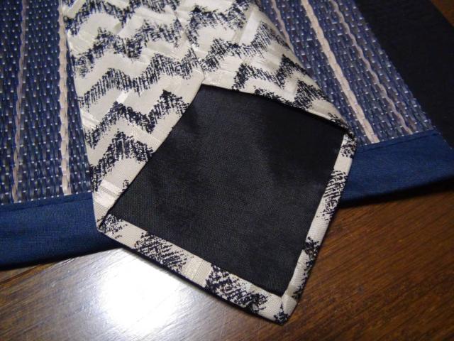 BOSSのネクタイシルク100% イタリア製!。 < 男性ファッション  BOSSのネクタイシルク100% イタリア製!。 < 男性ファッションの