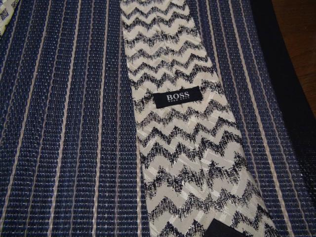 BOSSのネクタイシルク100% イタリア製!。 < 男性ファッション  BOSSのネクタイシルク100% イタリア製!。 < 男性ファッションの