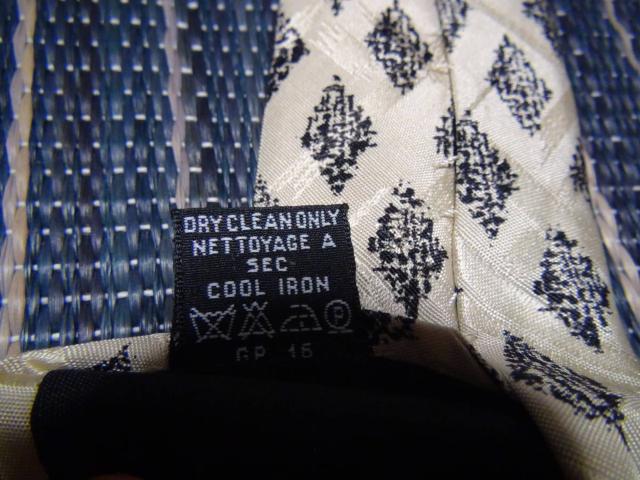 BOSSのネクタイシルク100% イタリア製!。 < 男性ファッション  BOSSのネクタイシルク100% イタリア製!。 < 男性ファッションの