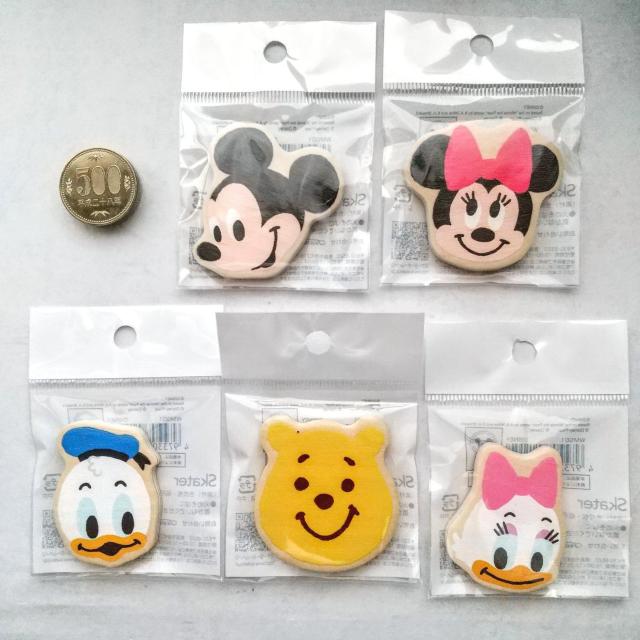 Disney ミッキーマウス マグネット 木製 5種類セット スケーター 大きさ見本に500円玉と写しました < アニメ/コミック/キャラクター  Disney ミッキーマウス マグネット 木製 5種類セット スケーター 大きさ見本に500円玉と写しました < アニメ/コミック/キャラクターの