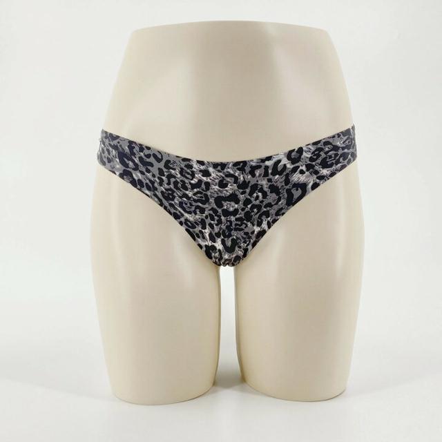 LLサイズ!3枚セット!シームレス!アニマル柄!ストレッチ!フィット!エレガント!Tバックショーツ!シルクのような肌触り!新品! < 女性ファッション  LLサイズ!3枚セット!シームレス!アニマル柄!ストレッチ!フィット!エレガント!Tバックショーツ!シルクのような肌触り!新品! < 女性ファッションの