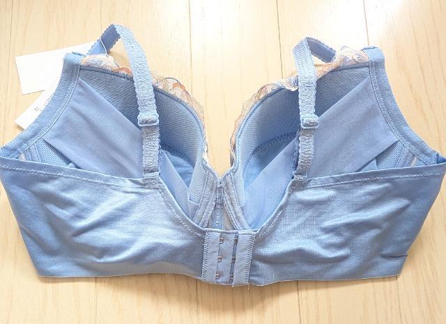 F85★トリンプ★ストーリー★ブラジャー★新品★送料無料 < 女性ファッション  F85★トリンプ★ストーリー★ブラジャー★新品★送料無料 < 女性ファッションの