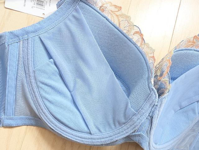 F85★トリンプ★ストーリー★ブラジャー★新品★送料無料 < 女性ファッション  F85★トリンプ★ストーリー★ブラジャー★新品★送料無料 < 女性ファッションの