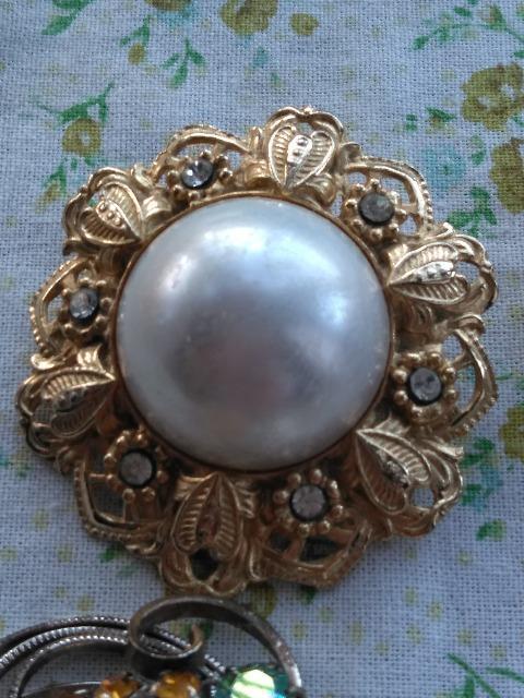 昭和レトロブローチまとめ売り(ペンダントトップ一つ) < 女性アクセサリー/時計 昭和レトロブローチまとめ売り(ペンダントトップ一つ) < 女性アクセサリー/時計の