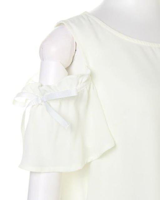 新品☆アラマンダ*肩あきラッフルスリーブトップス < ブランド  新品☆アラマンダ*肩あきラッフルスリーブトップス < ブランドの