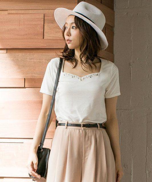 新品☆イング*リップルハートネック装飾付トップス < ブランド  新品☆イング*リップルハートネック装飾付トップス  < ブランドの