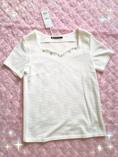 新品☆イング*リップルハートネック装飾付トップス < ブランド  新品☆イング*リップルハートネック装飾付トップス < ブランドの