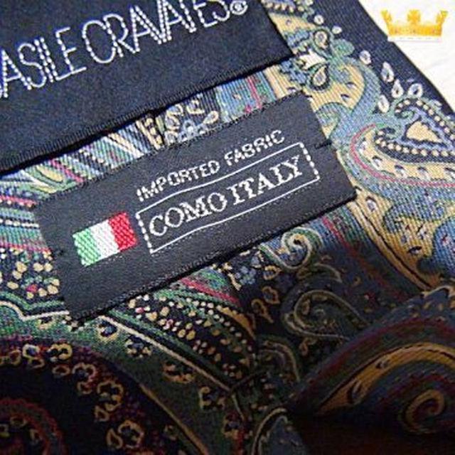 COMO�̃C�^���A�̃l�N�^�C �V���N100 % !�B �� �j���t�@�b�V������ 