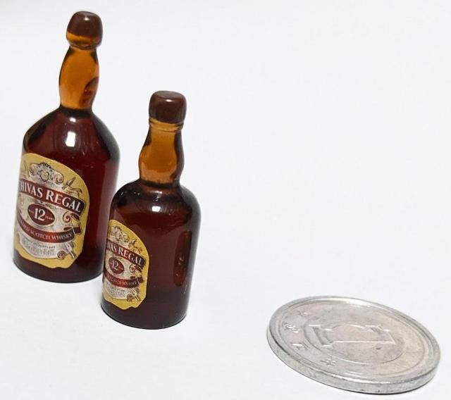 ミニチュア★シーバスリーガル★2本セット★色違いあります★ドールハウスに★ < おもちゃ ミニチュア★シーバスリーガル★2本セット★色違いあります★ドールハウスに★ < おもちゃの