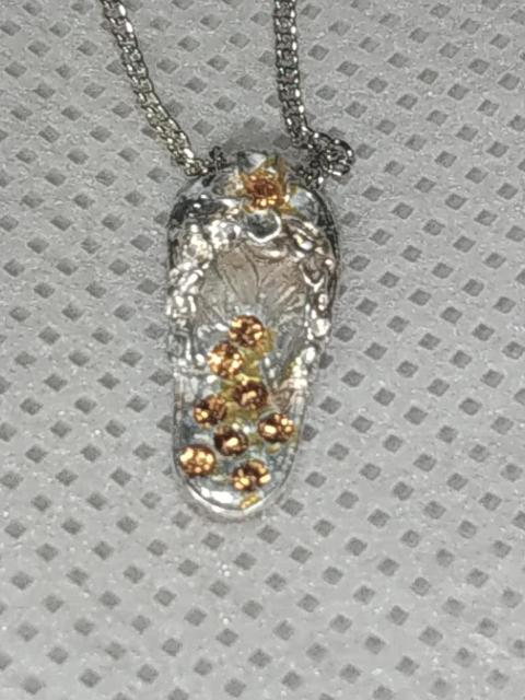 ネックレス サンダル型 イエロー < 女性アクセサリー/時計 ネックレス サンダル型 イエロー < 女性アクセサリー/時計の