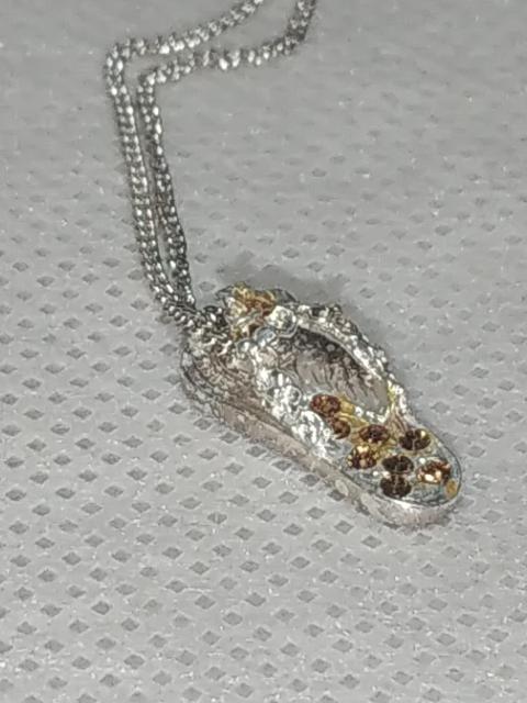 ネックレス サンダル型 イエロー < 女性アクセサリー/時計 ネックレス サンダル型 イエロー < 女性アクセサリー/時計の