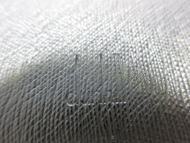 i dunhill _q h Ö{  uh 