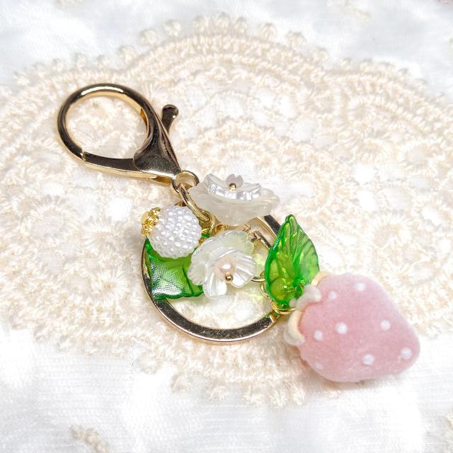 ハンドメイド☆キーホルダー☆フロッキー苺☆ピンク < 女性ファッション  ハンドメイド☆キーホルダー☆フロッキー苺☆ピンク  < 女性ファッションの