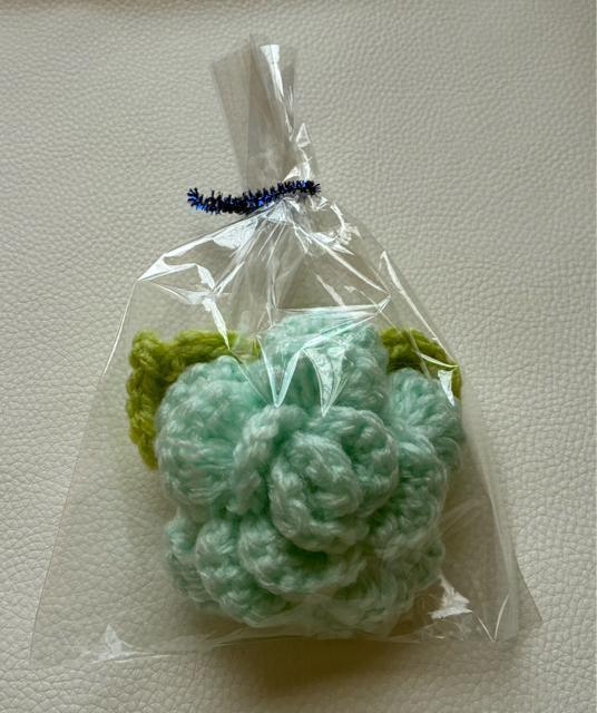 ハンドメイド アクリルたわし 薔薇 抗菌防臭 アイスブルー プレゼント バザー インテリア < 女性ファッション ハンドメイド アクリルたわし 薔薇 抗菌防臭 アイスブルー プレゼント バザー インテリア < 女性ファッションの