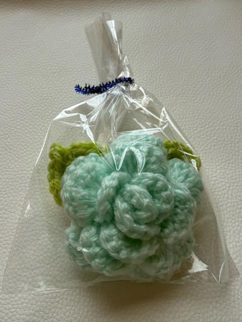 ハンドメイド アクリルたわし 薔薇 抗菌防臭 アイスブルー プレゼント バザー インテリア < 女性ファッション ハンドメイド アクリルたわし 薔薇 抗菌防臭 アイスブルー プレゼント バザー インテリア < 女性ファッションの