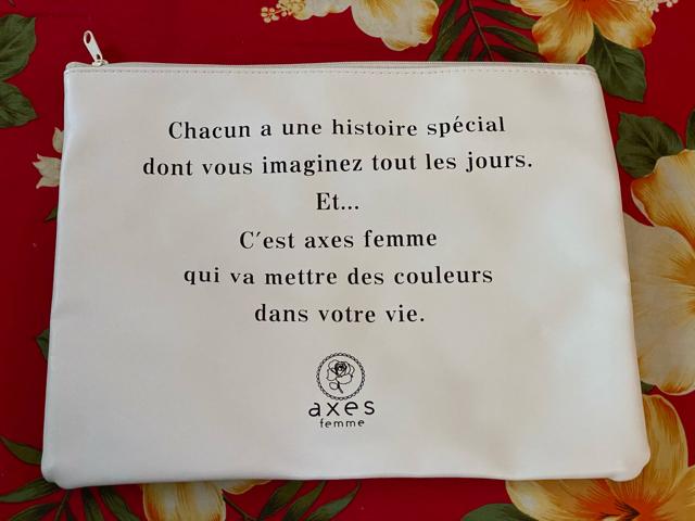 新品未使用☆アクシーズ☆フラットポーチ☆白×パープル☆ < ブランド 新品未使用☆アクシーズ☆フラットポーチ☆白×パープル☆ < ブランドの