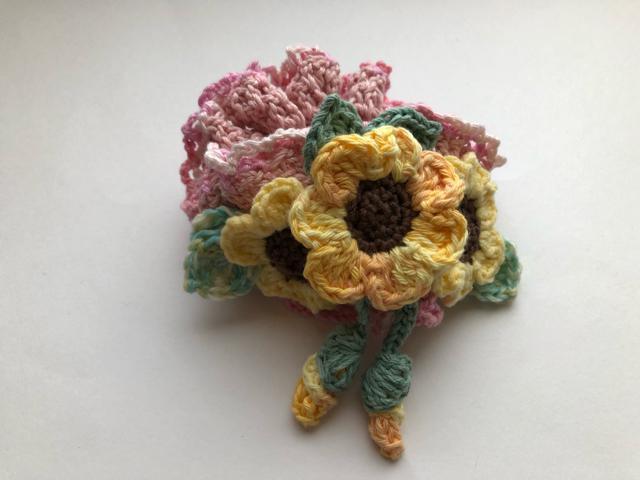 ハンドメイド ボリューム シュシュ ビタミンカラーのひまわり < 女性ファッション  ハンドメイド ボリューム シュシュ ビタミンカラーのひまわり < 女性ファッションの